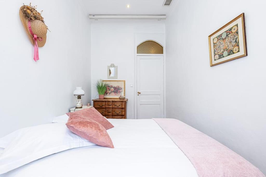 Risso - Comfortable 3 Bedrooms With Balcony นีซ ภายนอก รูปภาพ